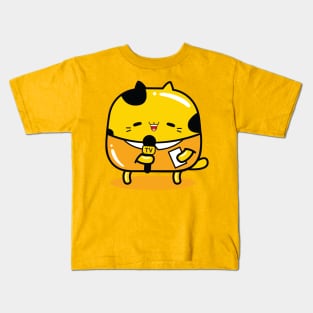yellow cat reporter profession Kids T-Shirt